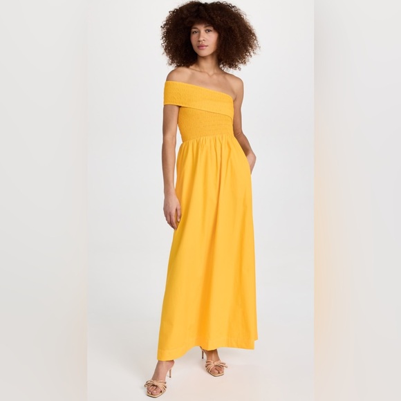 S/W/F Dresses & Skirts - SWF
One Shoulder Shirred Maxi Dress size large NWT